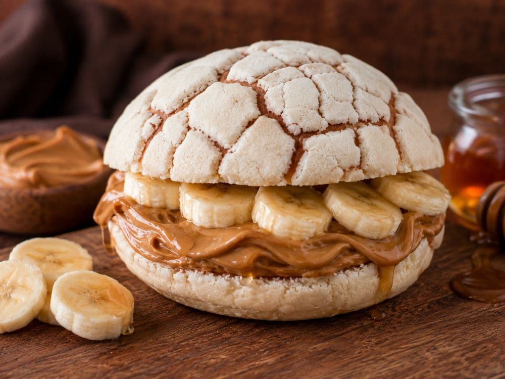 Conchas con banana, burro di arachidi
