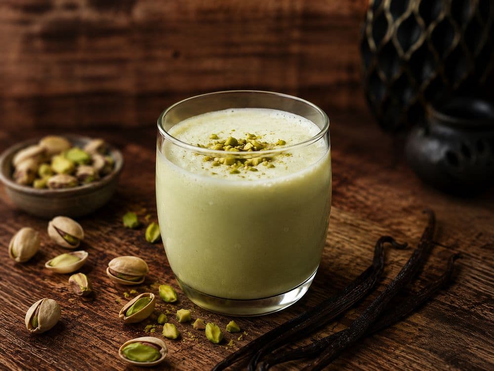 Latte al pistacchio e vaniglia