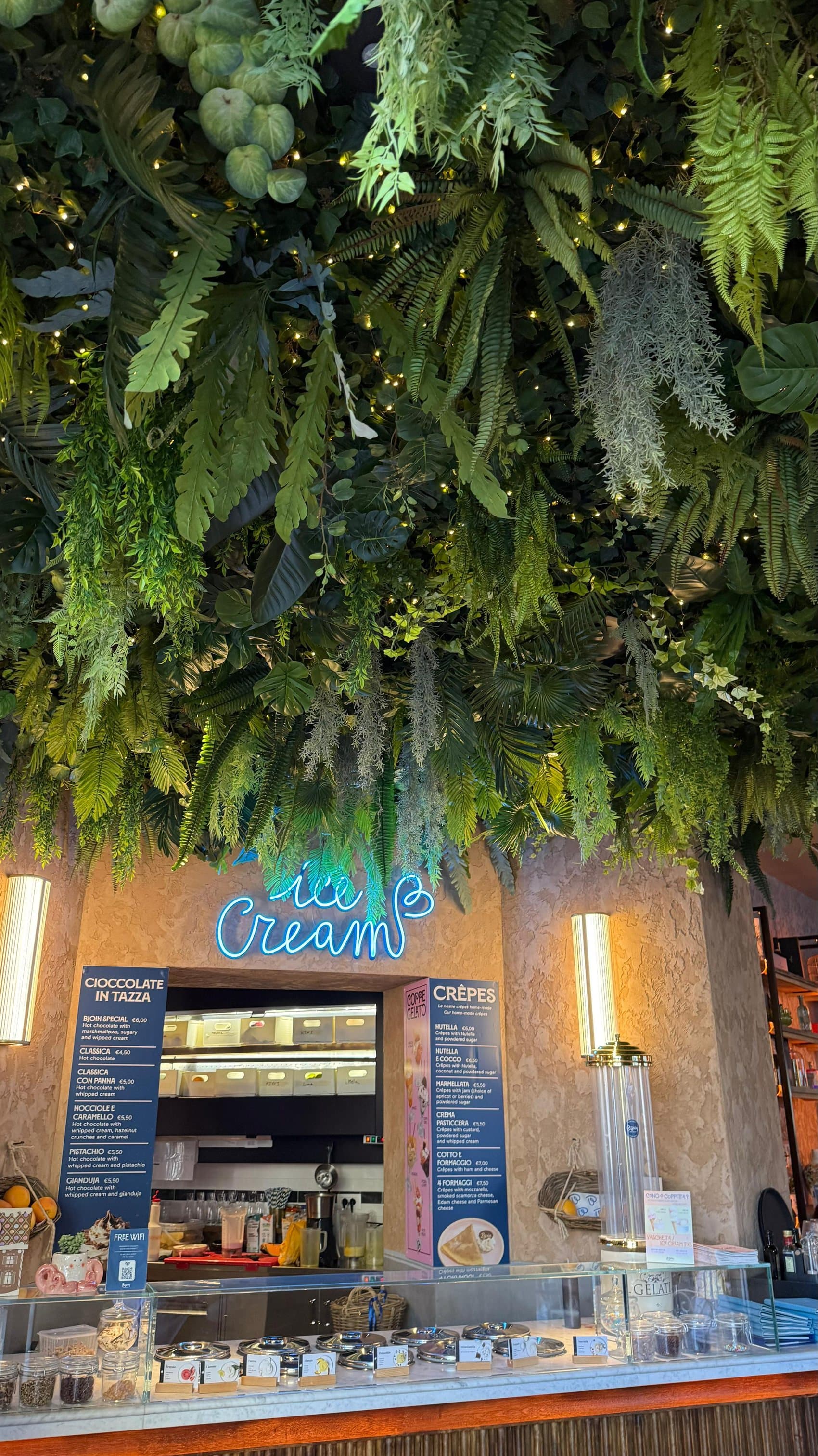 Il locale Mestizo Lab in Via Schiassi 32a a Bologna
